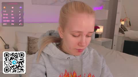 Snapshot of anellyball_ chatting on April 2026 10:12:02 AM Anelly online show from April 2026 10:12:02 AM