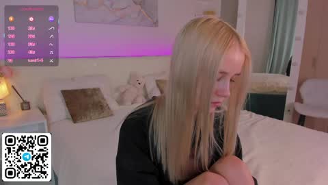 Snapshot of anellyball_ chatting on April 2026 10:15:02 AM Anelly online show from April 2026 10:15:02 AM