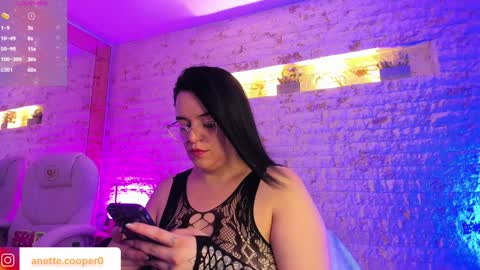 Snapshot of anette_cooper chatting on February 2025 04:03:02 AM anette_cooper online show from February 2025 04:03:02 AM