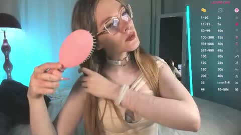 Snapshot of angee_ chatting on June 2026 07:32:02 AM Ange online show from June 2026 07:32:02 AM