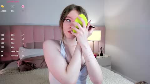 Snapshot of angee_ chatting on June 2026 12:07:02 PM Ange online show from June 2026 12:07:02 PM