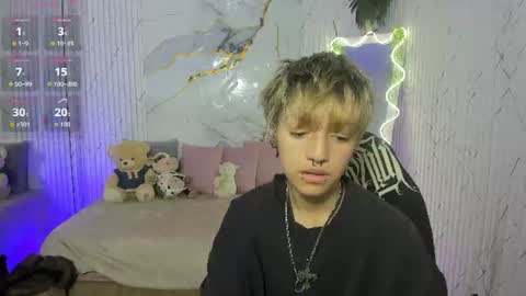 angeel_tay online show from June 2026 07:05:01 PM