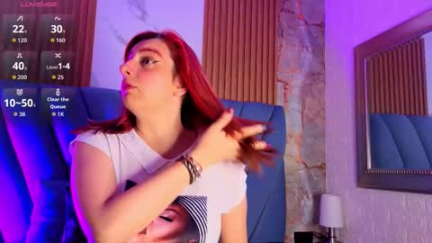 Snapshot of angel__red_ chatting on November 2025 02:33:01 AM angel__red_ online show from November 2025 02:33:01 AM