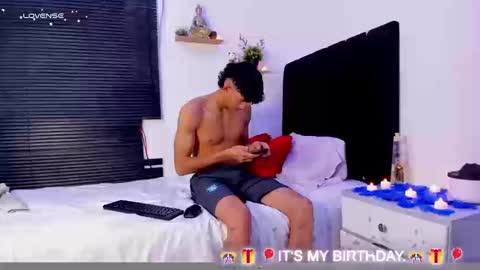 Snapshot of angel_boy0 chatting on March 2026 04:39:01 AM angel_boy0 online show from March 2026 04:39:01 AM