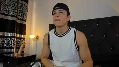 Angel Cuervo online show from January 2025 12:40:01 PM