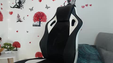 Angel Curl online show from February 2025 02:01:01 AM