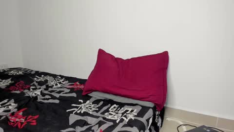 Snapshot of angel_damons_ chatting on February 2025 11:39:01 PM Angel Damons online show from February 2025 11:39:01 PM