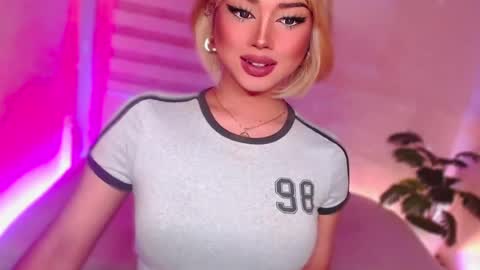 Snapshot of angel_eloaxx chatting on June 2026 06:43:01 PM Angel online show from June 2026 06:43:01 PM