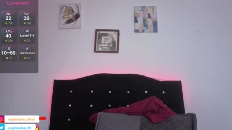 ngel Esteban  online show from November 2025 11:31:02 AM