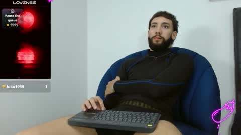 Snapshot of angel_kyrozz chatting on November 2025 10:56:01 PM angel_kyrozz online show from November 2025 10:56:01 PM