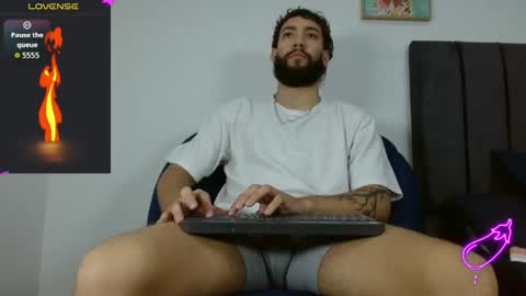 Snapshot of angel_kyrozz chatting on December 2025 08:02:01 PM angel_kyrozz online show from December 2025 08:02:01 PM