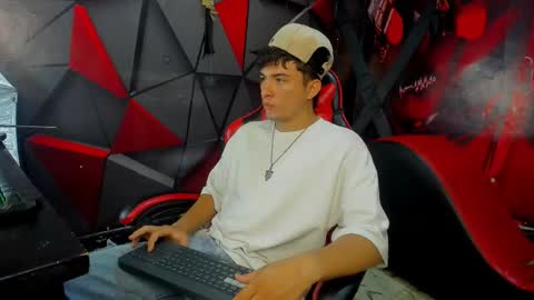 Snapshot of angel_latinboy23 chatting on November 2025 09:25:02 PM Angel online show from November 2025 09:25:02 PM