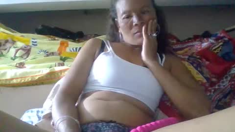 Snapshot of angel_mayah chatting on April 2026 01:47:01 AM Angel Mayah online show from April 2026 01:47:01 AM