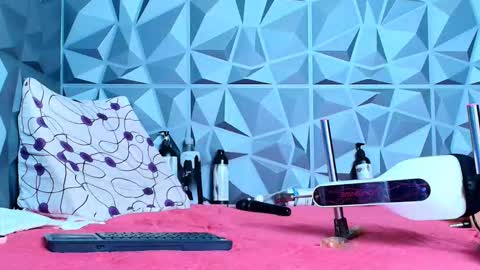 Snapshot of angel_red77 chatting on November 2025 08:00:01 PM angel red77 online show from November 2025 08:00:01 PM