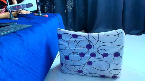 Snapshot of angel_red77 chatting on December 2025 08:40:01 PM angel red77 online show from December 2025 08:40:01 PM