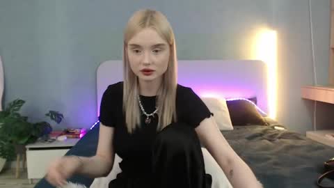 Snapshot of angel_share chatting on May 2026 12:30:02 AM Angela online show from May 2026 12:30:02 AM