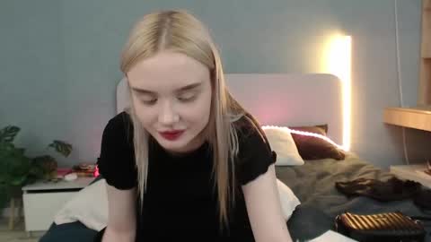Snapshot of angel_share chatting on May 2026 12:32:02 PM Angela online show from May 2026 12:32:02 PM