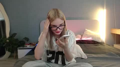 Angela online show from May 2026 12:51:02 AM