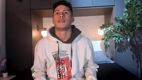 Snapshot of angel_silva_ chatting on April 2026 11:48:01 AM Angel online show from April 2026 11:48:01 AM