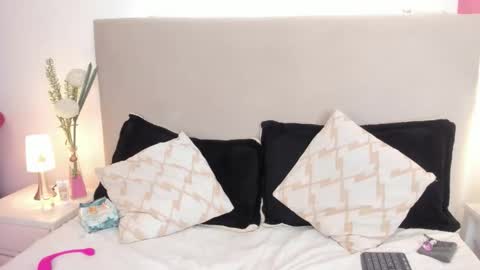 Snapshot of angel_velvet_ chatting on March 2026 02:04:02 AM angel_velvet_ online show from March 2026 02:04:02 AM