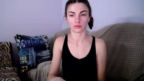 Snapshot of angel_zoe77 chatting on January 2025 01:40:02 PM Zoe online show from January 2025 01:40:02 PM