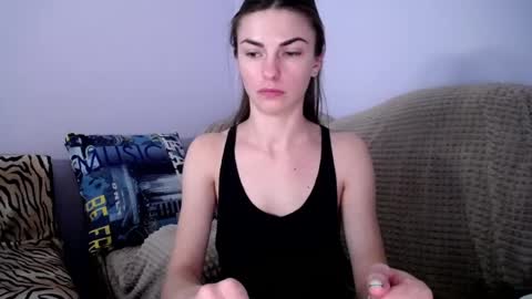 Snapshot of angel_zoe77 chatting on January 2025 12:18:01 PM Zoe online show from January 2025 12:18:01 PM