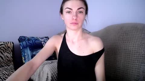 Snapshot of angel_zoe77 chatting on March 2025 12:05:02 PM Zoe online show from March 2025 12:05:02 PM