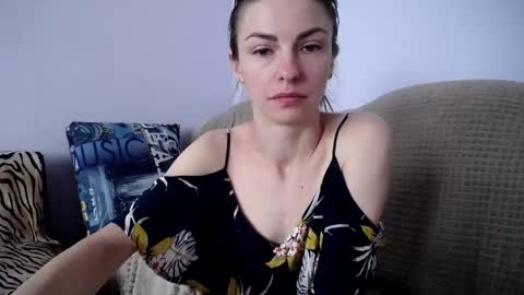 Snapshot of angel_zoe77 chatting on September 2025 07:54:01 AM Zoe online show from September 2025 07:54:01 AM