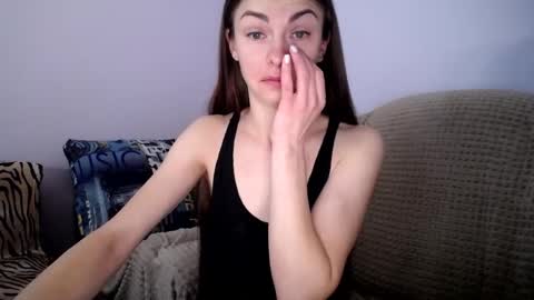 Snapshot of angel_zoe77 chatting on October 2025 09:44:01 AM Zoe online show from October 2025 09:44:01 AM