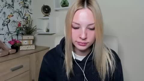 Angela online show from March 2026 07:38:01 AM