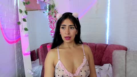 Snapshot of angela_black_hair chatting on December 2024 06:10:02 AM Angela black hair online show from December 2024 06:10:02 AM