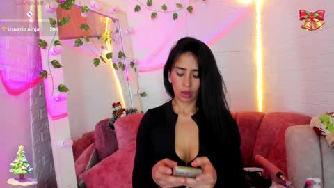 Snapshot of angela_black_hair chatting on December 2024 03:04:01 PM Angela black hair online show from December 2024 03:04:01 PM