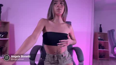 Angela Bonetti online show from February 2025 11:10:02 AM