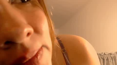 Snapshot of angela_doll01 chatting on April 2026 02:33:01 PM angela online show from April 2026 02:33:01 PM