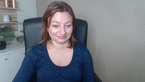 Snapshot of angela_samt chatting on October 2025 07:18:02 AM Angela online show from October 2025 07:18:02 AM