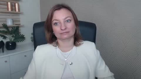 Snapshot of angela_samt chatting on November 2025 06:46:02 AM Angela online show from November 2025 06:46:02 AM