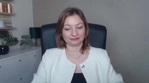 Snapshot of angela_samt chatting on November 2025 06:45:01 AM Angela online show from November 2025 06:45:01 AM