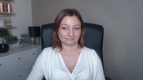 Snapshot of angela_samt chatting on November 2025 08:00:02 AM Angela online show from November 2025 08:00:02 AM