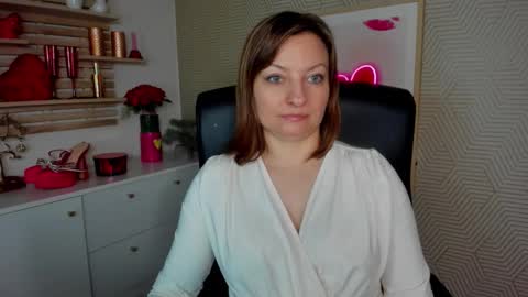 Snapshot of angela_samt chatting on March 2026 06:52:02 AM Angela online show from March 2026 06:52:02 AM