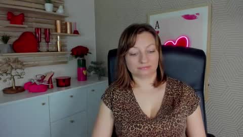 Snapshot of angela_samt chatting on March 2026 06:25:01 AM Angela online show from March 2026 06:25:01 AM