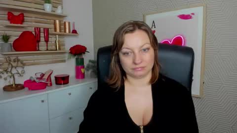 Snapshot of angela_samt chatting on April 2026 05:30:01 AM Angela online show from April 2026 05:30:01 AM