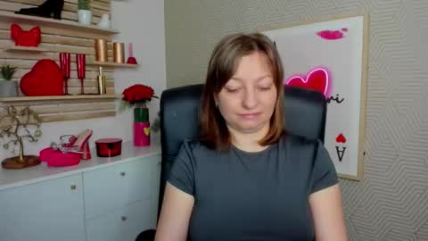 Snapshot of angela_samt chatting on April 2026 05:27:02 AM Angela online show from April 2026 05:27:02 AM