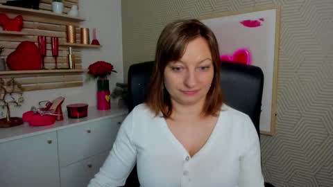 Snapshot of angela_samt chatting on April 2026 05:29:02 AM Angela online show from April 2026 05:29:02 AM