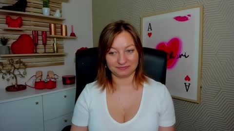 Snapshot of angela_samt chatting on April 2026 06:42:02 AM Angela online show from April 2026 06:42:02 AM