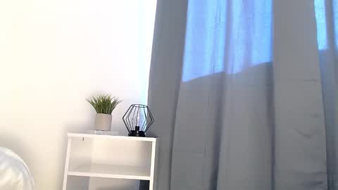 Angela online show from December 2025 07:53:02 PM