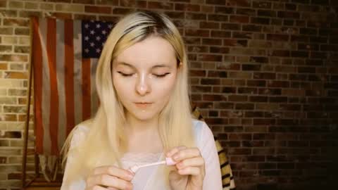 angelabunny_ online show from May 2026 01:07:01 PM