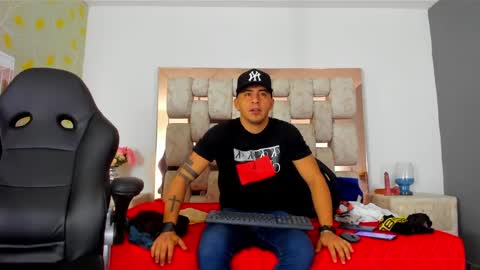 Snapshot of angelandchris chatting on September 2025 12:07:02 PM Angel And Cris online show from September 2025 12:07:02 PM