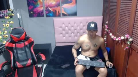 Snapshot of angelandchris chatting on September 2025 12:39:02 PM Angel And Cris online show from September 2025 12:39:02 PM