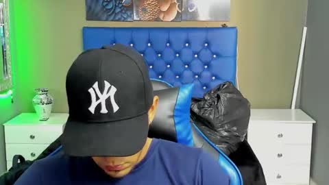 Snapshot of angelandchris chatting on September 2025 11:57:01 AM Angel And Cris online show from September 2025 11:57:01 AM