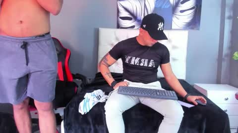 Snapshot of angelandchris chatting on September 2025 12:43:02 PM Angel And Cris online show from September 2025 12:43:02 PM